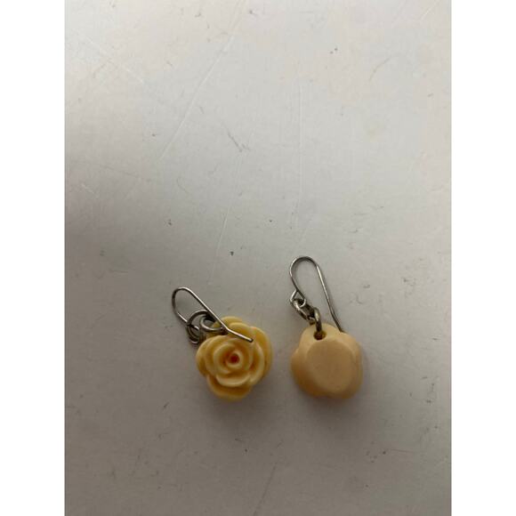 Vintage Peach Lucite Flower Earrings, Good Condition - Picture 3 of 3